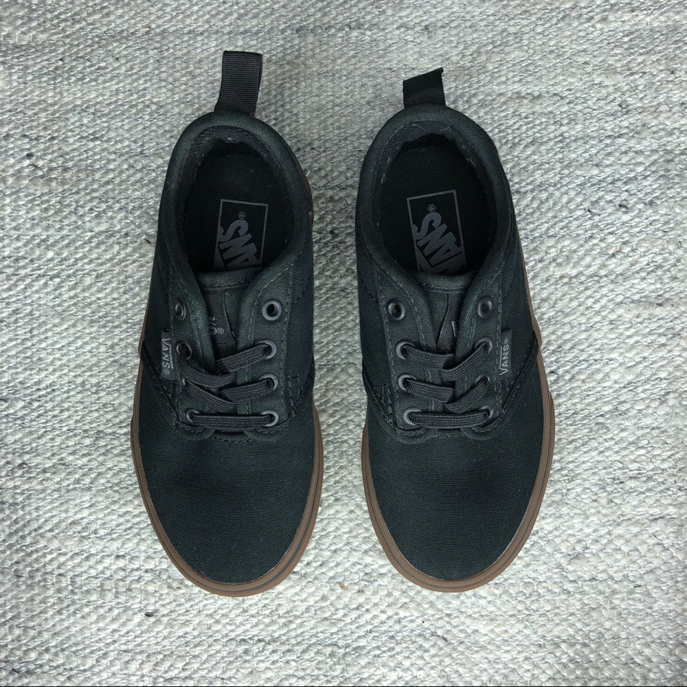 Black/Gum Toddler Boy Vans